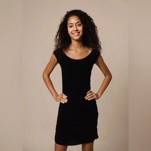 Nicole Miller Classic Black Mini Dress
005